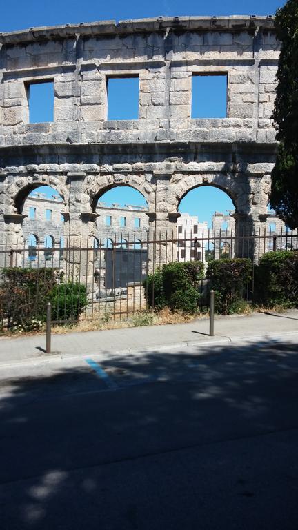 Arco Arina Apartment Pula Bagian luar foto